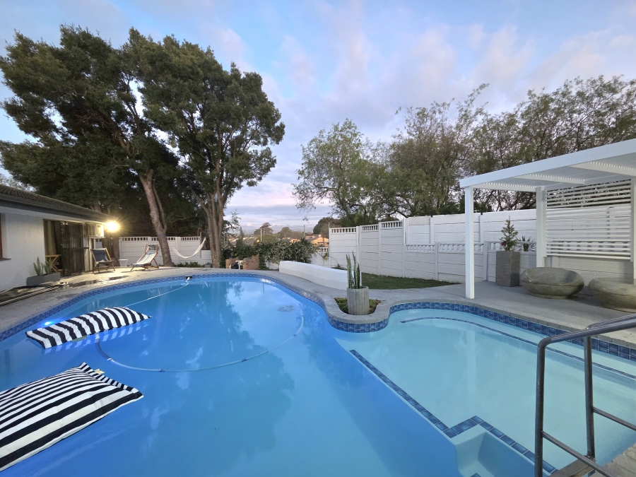 5 Bedroom Property for Sale in Eversdal Western Cape